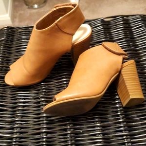 Women shoes, very good condition!!